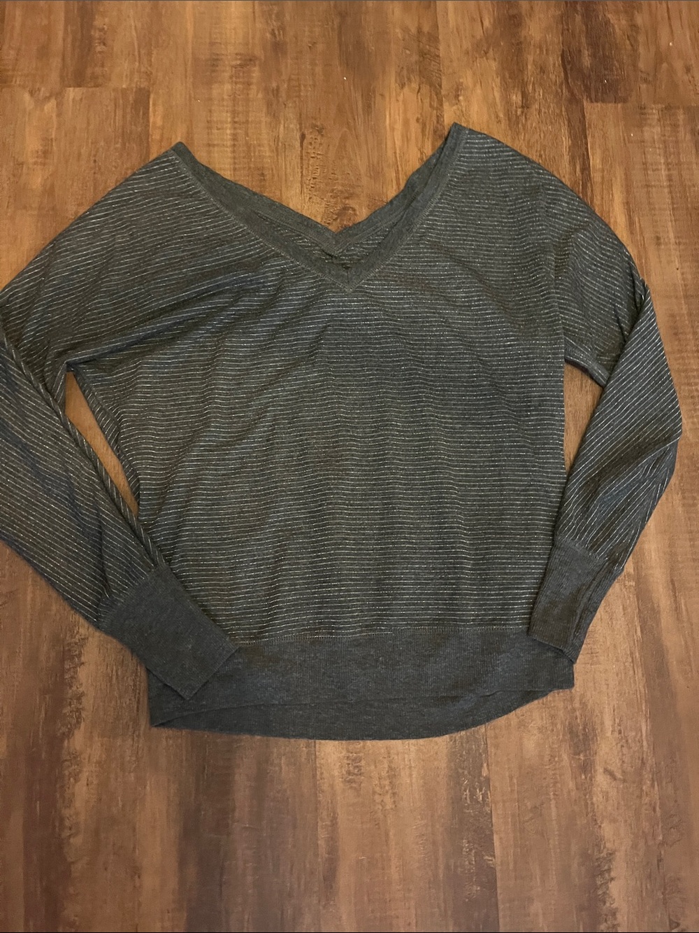 American Eagle Outfitters Charcoal Gray Striped V-Neck Top Sz S